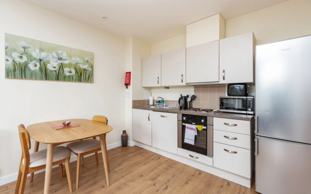 Golden Heights Suites by Kasar Stays