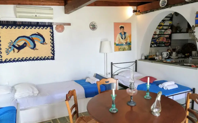 Traditional country house in Tinos