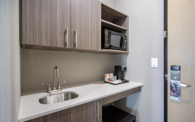 Comfort Inn & Suites