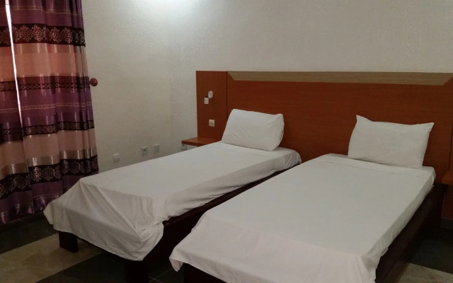 Eifell's Hotel's