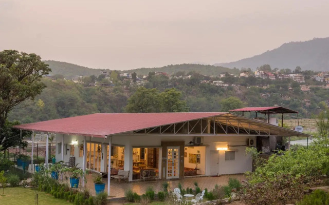 Saffronstays Doon Valley View, Dehradun