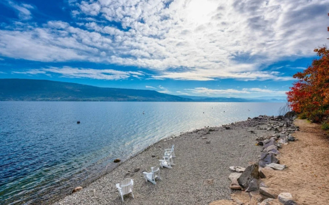 La Casa Lakeside Resort