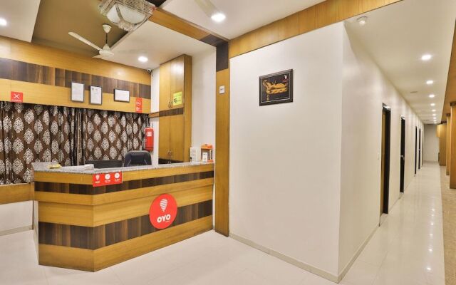 OYO Collection O 11610 Hotel Shreenath
