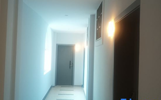 Mengzi Yijia Express Hotel (Honghe Prefecture Government Branch)