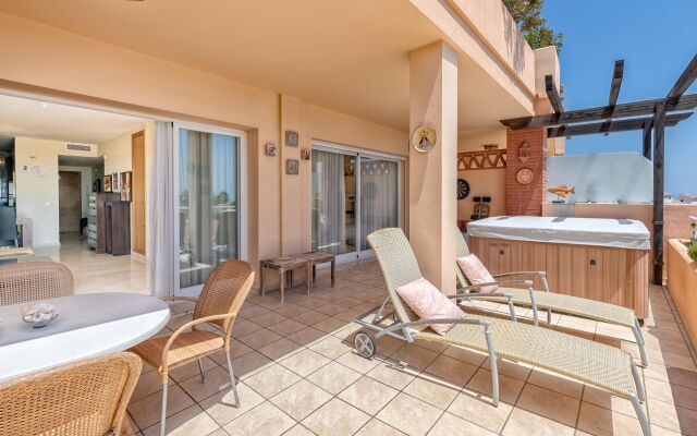 Stunning 2BR Sea View Condo 8 in Malibu