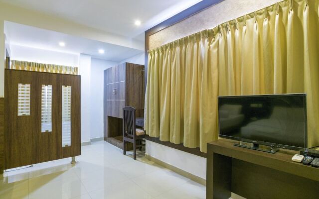 Crescent Inn Navallur