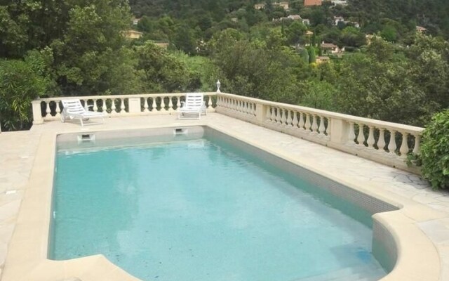 Eaux Vives - Belle Villa De Vacances Dans Un Domaine Privée Du Haut Var