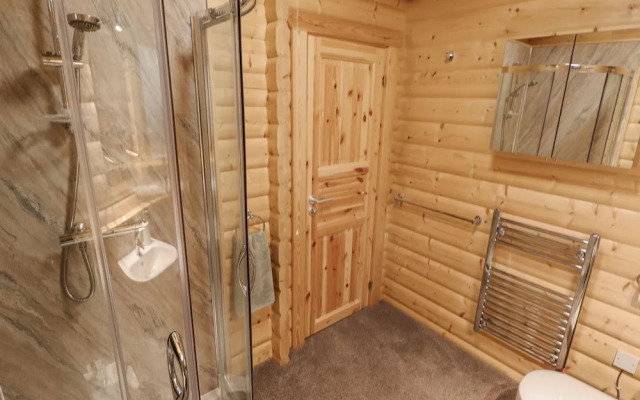 Leafy Hollow Lodge