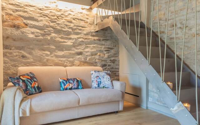 Rebecca Suite Nearby Urio s Castle