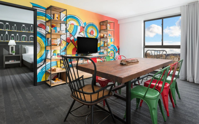 Studio Allston Hotel