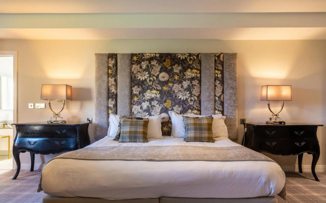Peak Edge Hotel