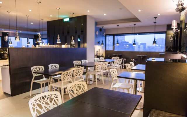 CHECK inn Express Kaohsiung Love River
