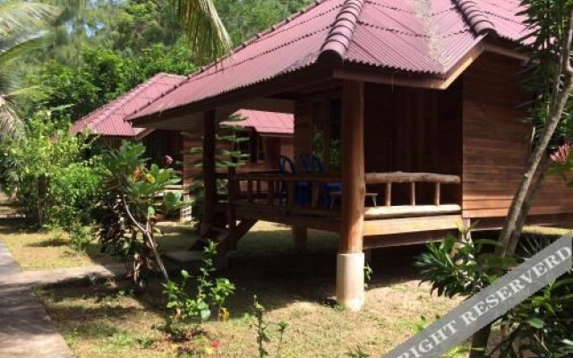 Namtok Bungalows