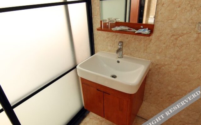 Yifeng Hotel