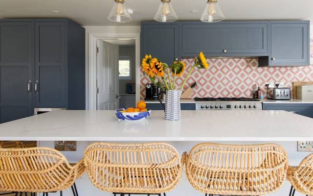 Beach House With Pool in West Wittering