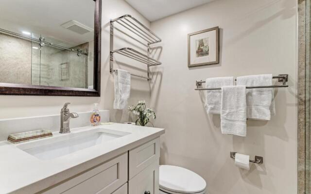 Sea Grape Inn 4- BEACHFRONT Property