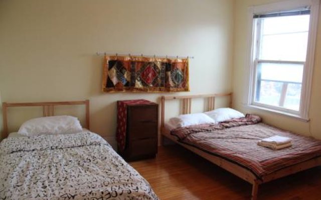 Spadina 11 Guesthouse