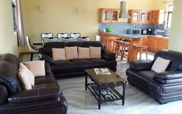 House With 4 Bedrooms in Mont Choisy, With Private Pool, Enclosed Gard