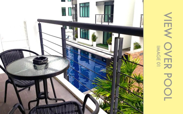 Stylish Condo w. Pool View 2F