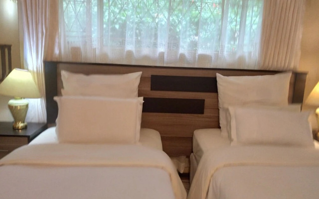 Charming 6-bed House With Swimming Pool in Harare