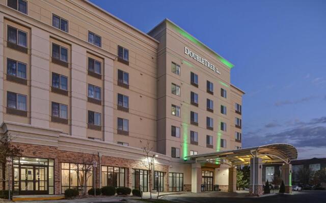 DoubleTree by Hilton Denver International Airport