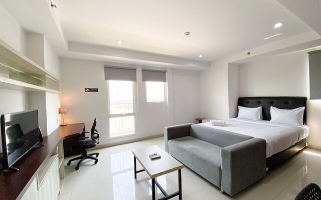 Spacious And Comfy Studio Room Azalea Suites Apartment
