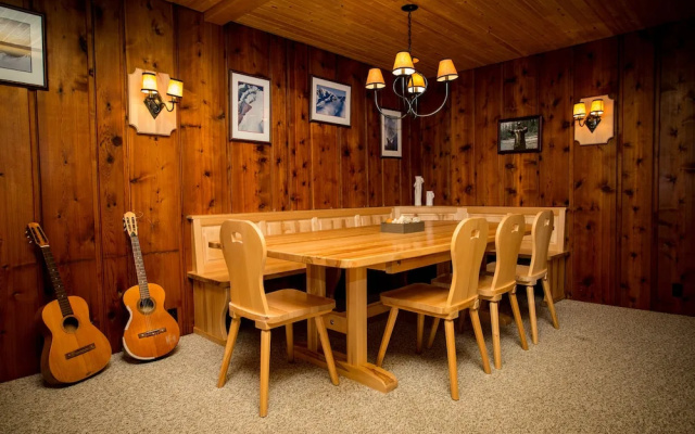 Silvertip Lodge