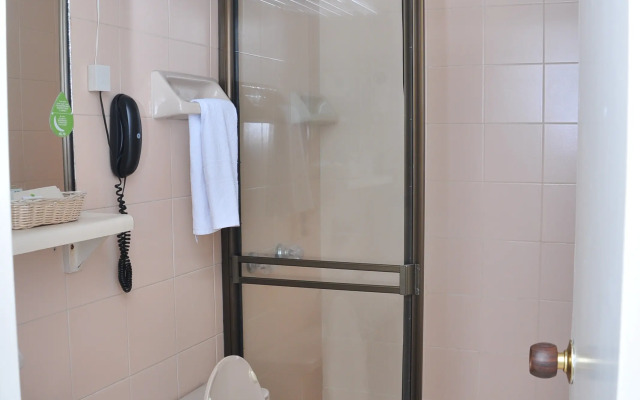 Hotel Laureles 70