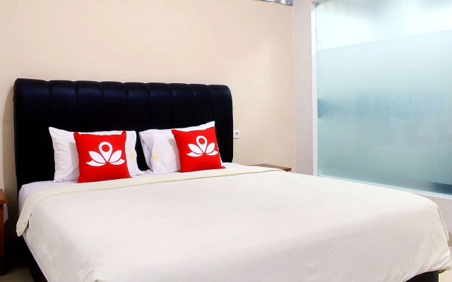 ZEN Rooms Lengkong Besar