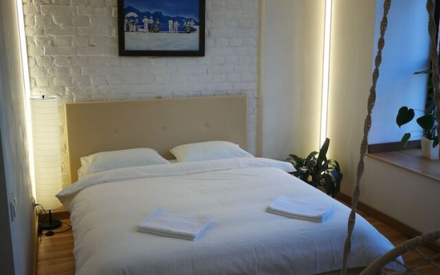 V&M Sleepbox Lodging Houses
