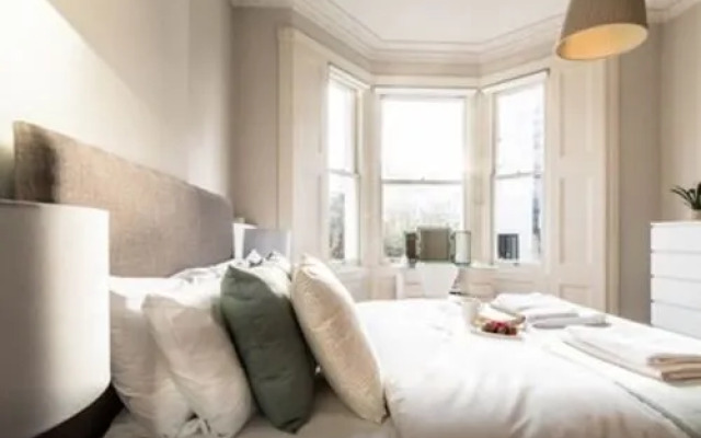 Olympia Black Square Collection