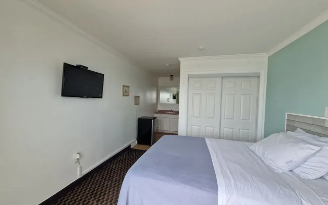 Sandcastle Beachfront Inn