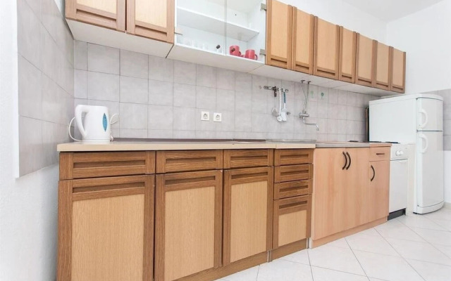 Zri - Low-cost and Spacious - A1