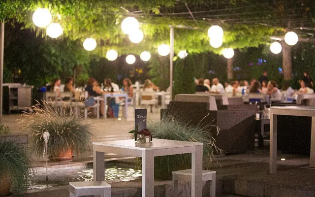 Hospes Palacio de los Patos, a Member of Design Hotels