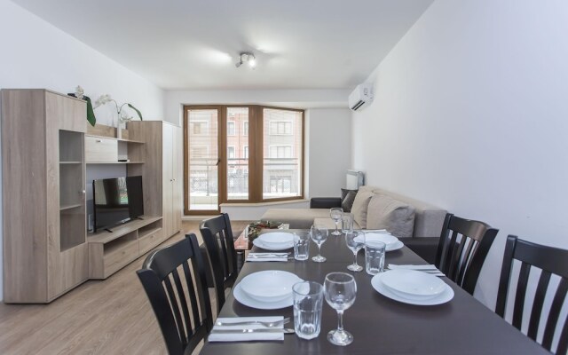 Modern 1bdr Apartment Near Center - Free Parking