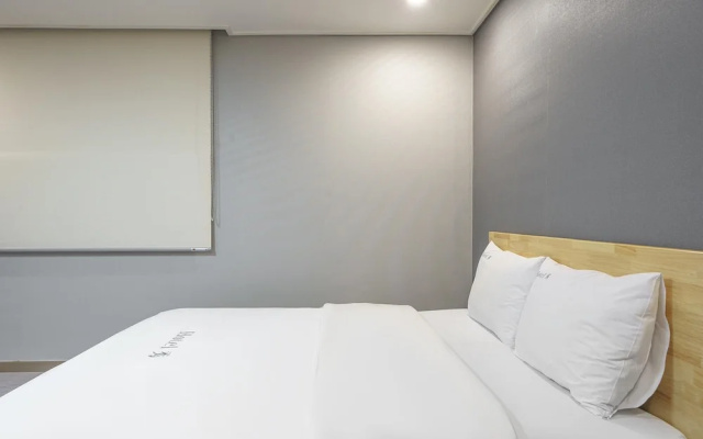 Gwangju Sangmu Su Hotel