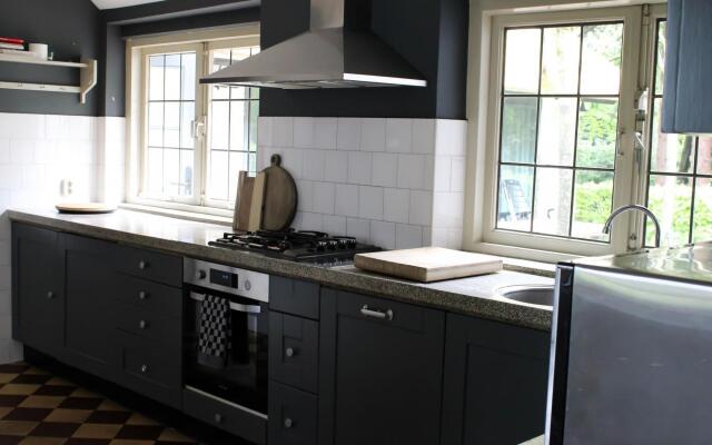 Charming Holiday Home in Hulshorst With Pool