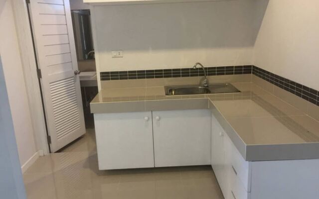 2 Bed Villa 15 min walk to beach