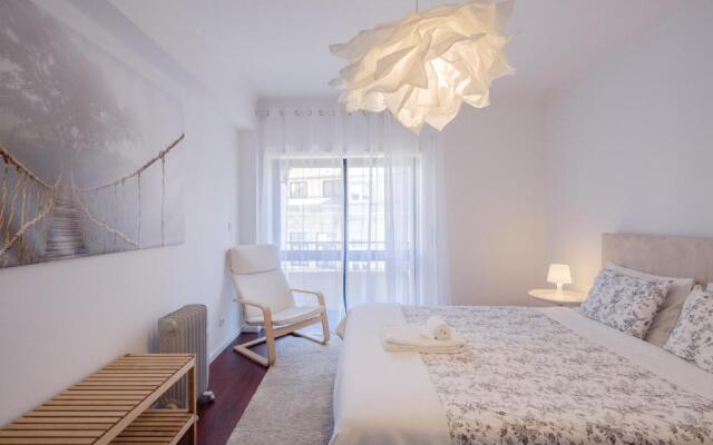 Music House 3 bedroom Apt w garage