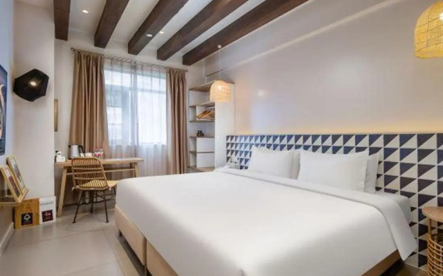 O. LIVE Social Shanghai Xinzhuang Subway Station