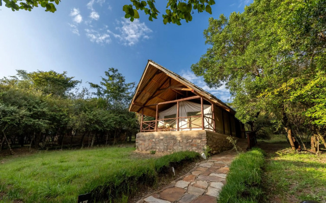 Sentrim Mara Game Lodge