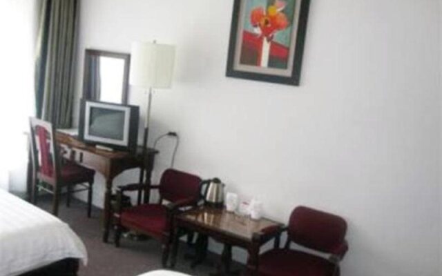 Lavy Hotel