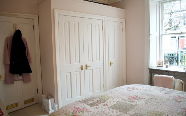 Traditional 1 Bedroom Stockbridge Home