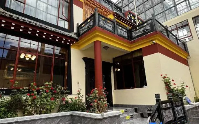 Shangri-La Cangxue Beiyi | See Mountains, Near Wild·Oxygen-Rich Ethnic Stay (Dukezong) – Exterior – Shangri-La