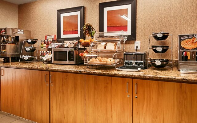 Best Western Plus Gateway Inn & Suites