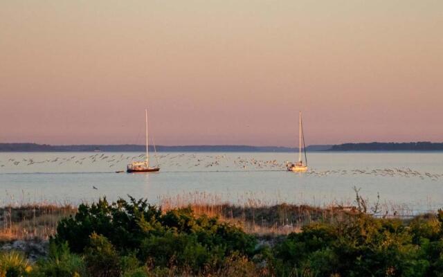 Lighthouse Point 20B