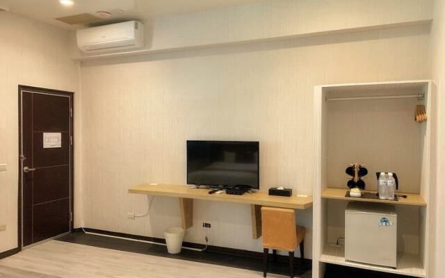 Four Season Beauty Hotel