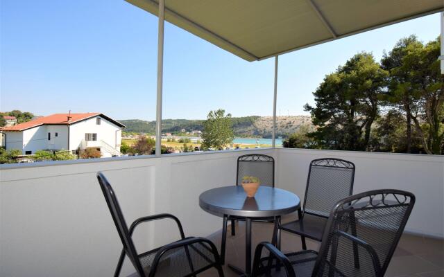 Apartments Frane G in Lopar - island Rab