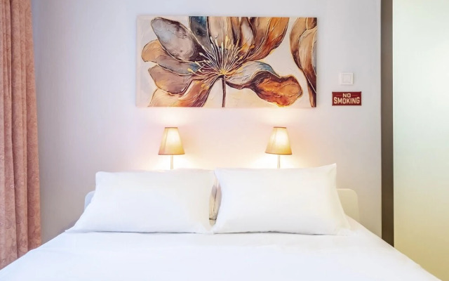 Central Flat With Backyard in Besiktas