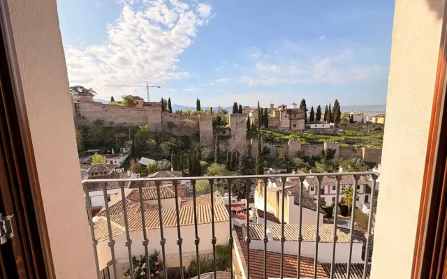 Lovely Loft With Views in Granada Mirador de Aixa